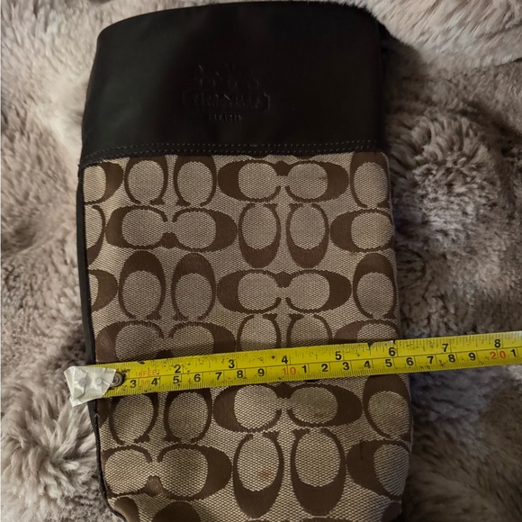 Coach vintage women brown and Tan Signature Pattern Boots Sz 7. Good condition. - Picture 10 of 11